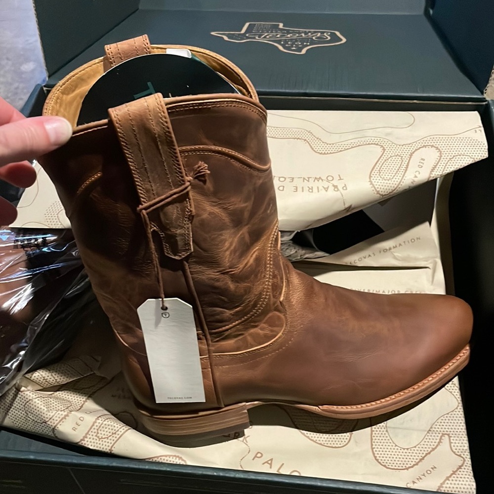 Brand new in box Men’s tecovas